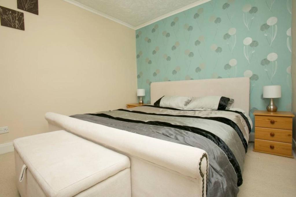 3 bedroom semidetached house for sale in 19 Kilncroft, , Selkirk, TD7