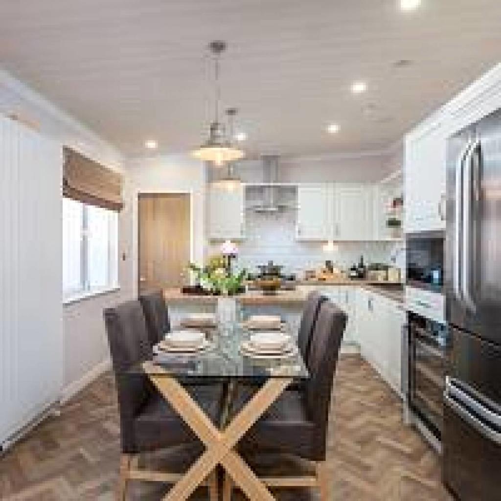 2 bedroom park home for sale in Rob Roy Park Homes, The Lyndale