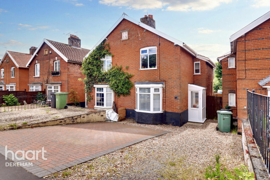 2 bedroom semidetached house for sale in Yaxham Road, Dereham, NR19