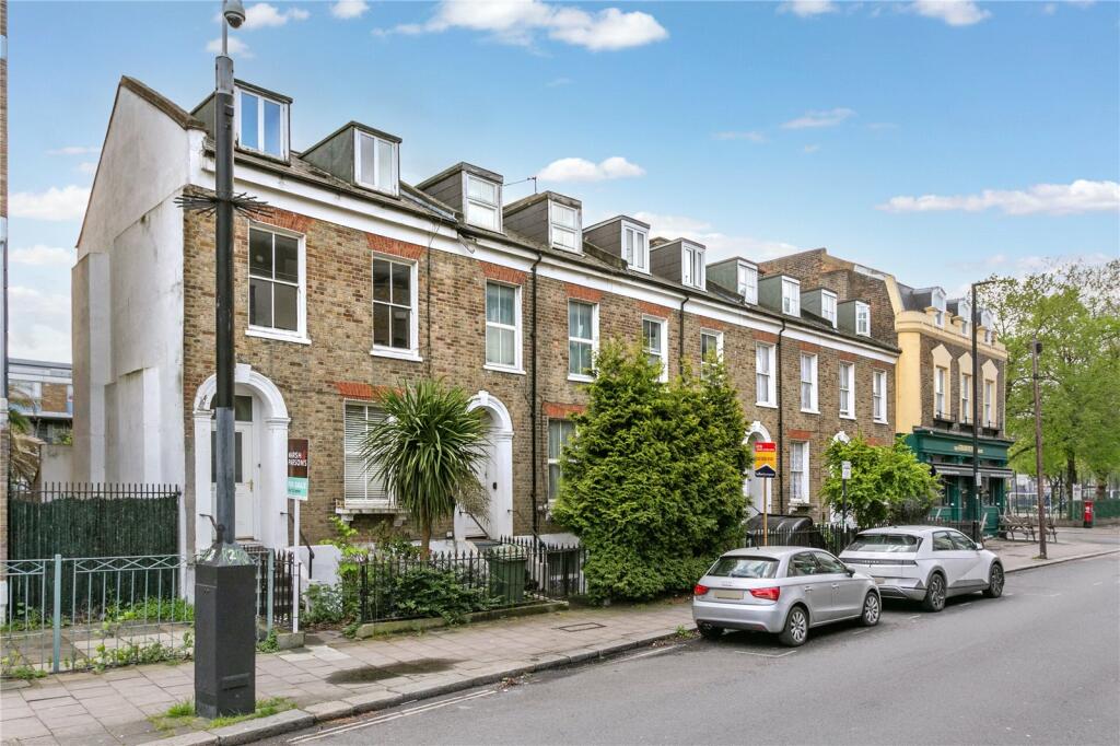 4 bedroom terraced house for sale in Sidney Road, London, SW9