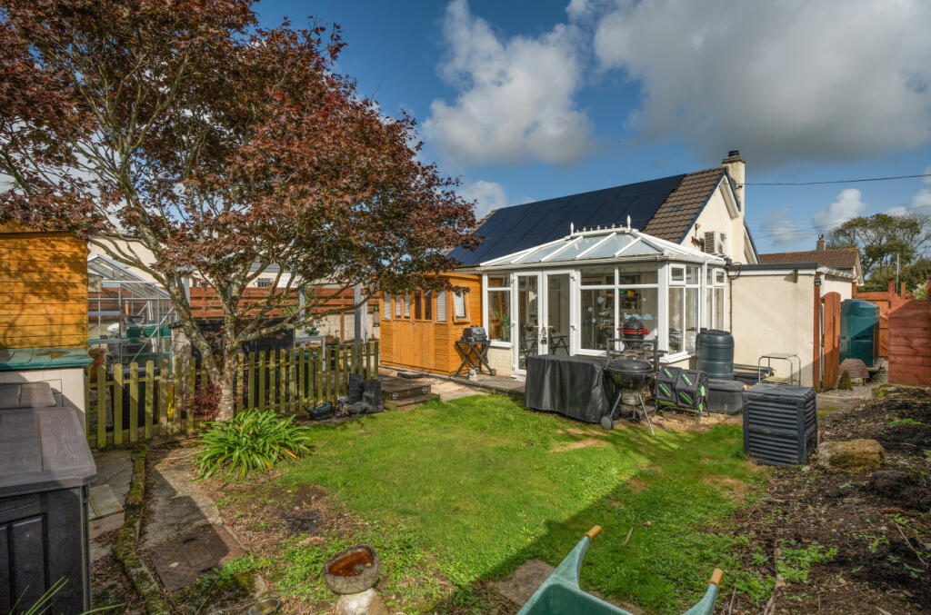 3 bedroom bungalow for sale in Hayle Road, Leedstown, Hayle, Cornwall, TR27