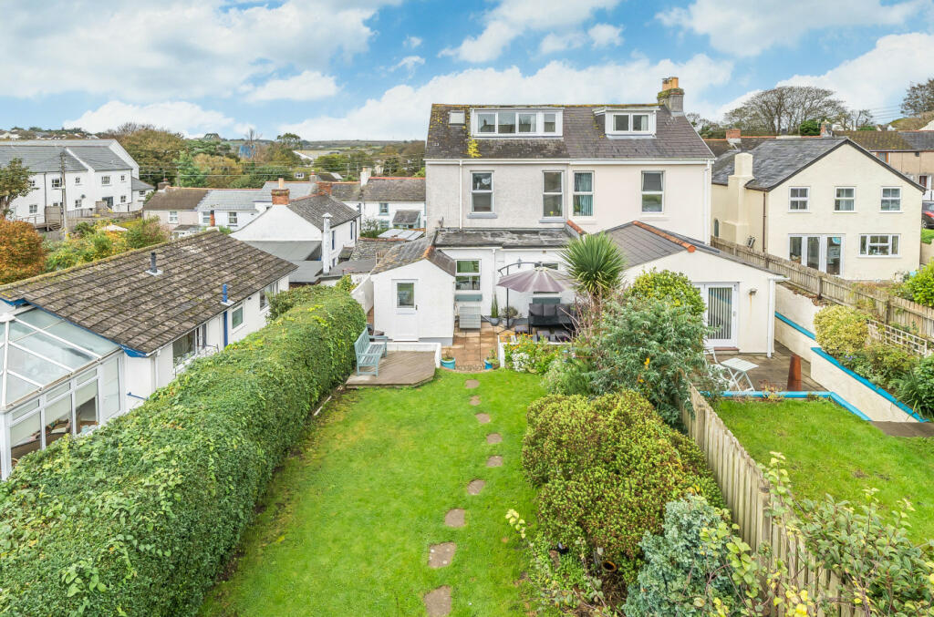 4 bedroom semidetached house for sale in Caroline Row, Hayle, Cornwall, TR27