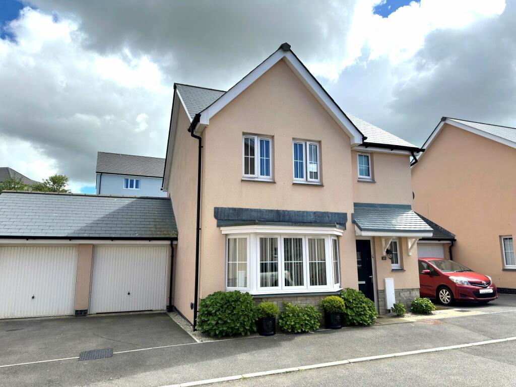 3 bedroom detached house for sale in Baileys Meadow, Hayle, Cornwall, TR27