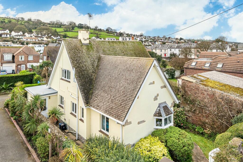 3 bedroom detached house for sale in Coronation Street, Shaldon