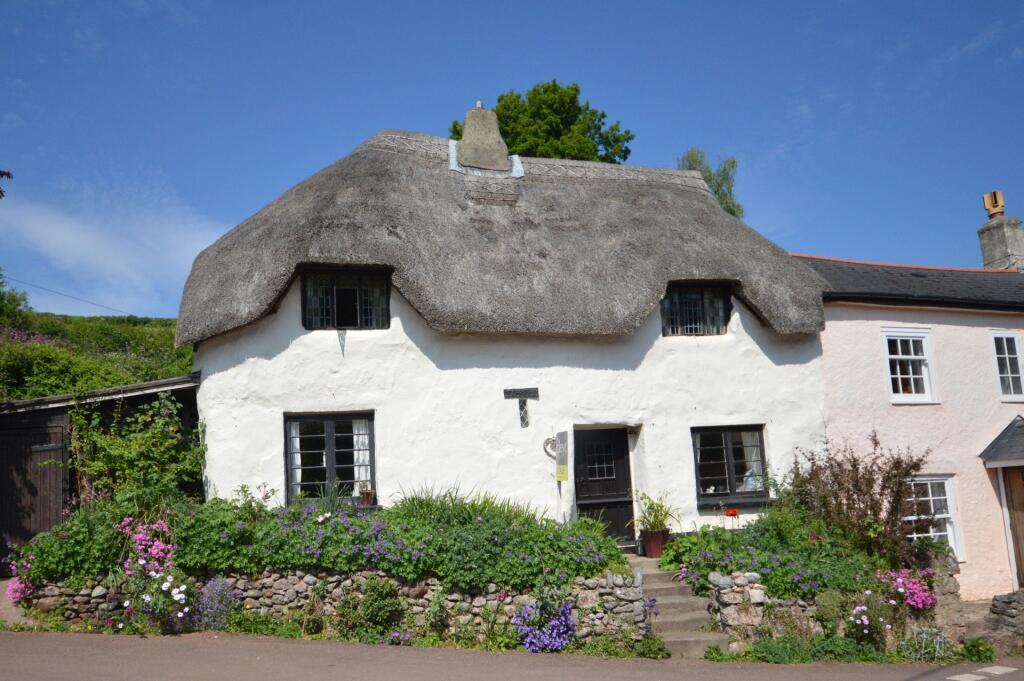 Main image of property: Stokeinteignhead, Devon