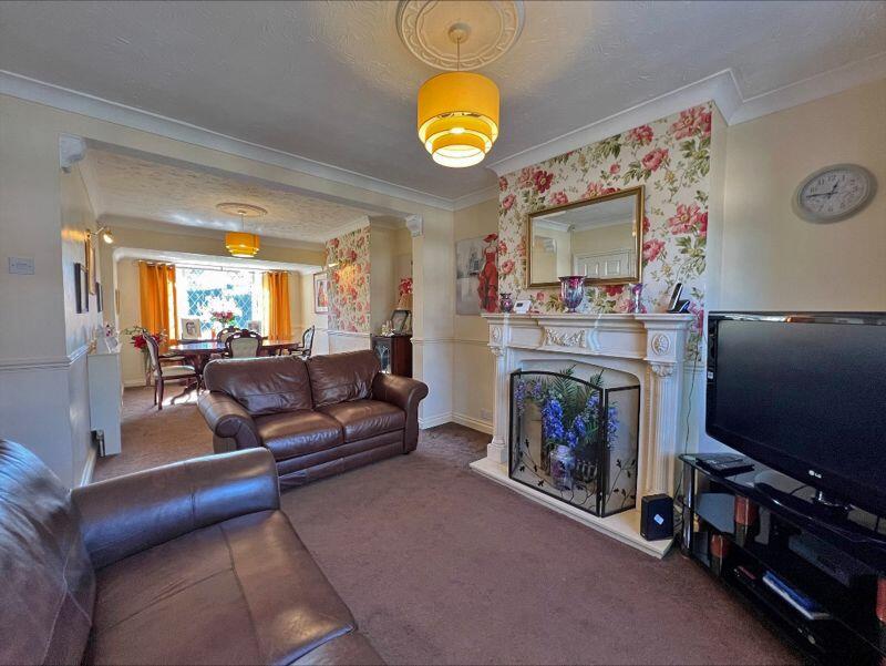 4 bedroom semidetached house for sale in Blakeley Avenue, CLAREGATE, WV6