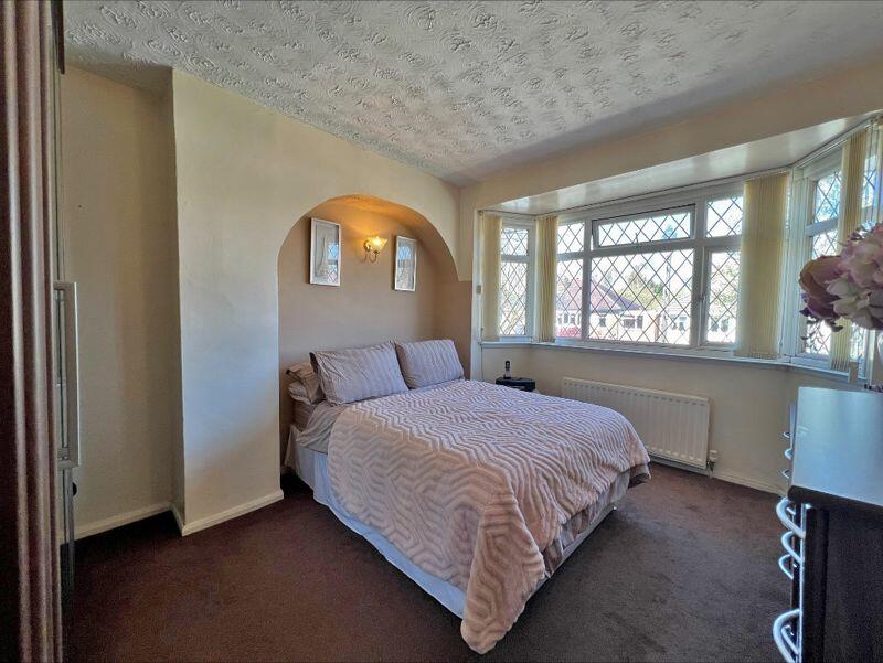 4 bedroom semidetached house for sale in Blakeley Avenue, CLAREGATE, WV6