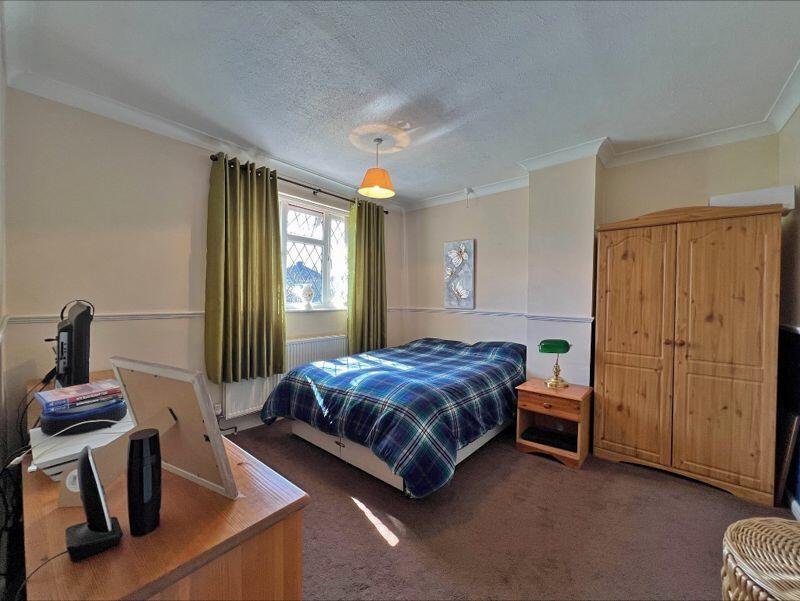 4 bedroom semidetached house for sale in Blakeley Avenue, CLAREGATE, WV6