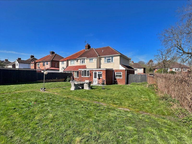 4 bedroom semidetached house for sale in Blakeley Avenue, CLAREGATE, WV6