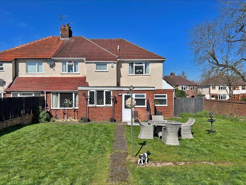4 bedroom semidetached house for sale in Blakeley Avenue, CLAREGATE, WV6