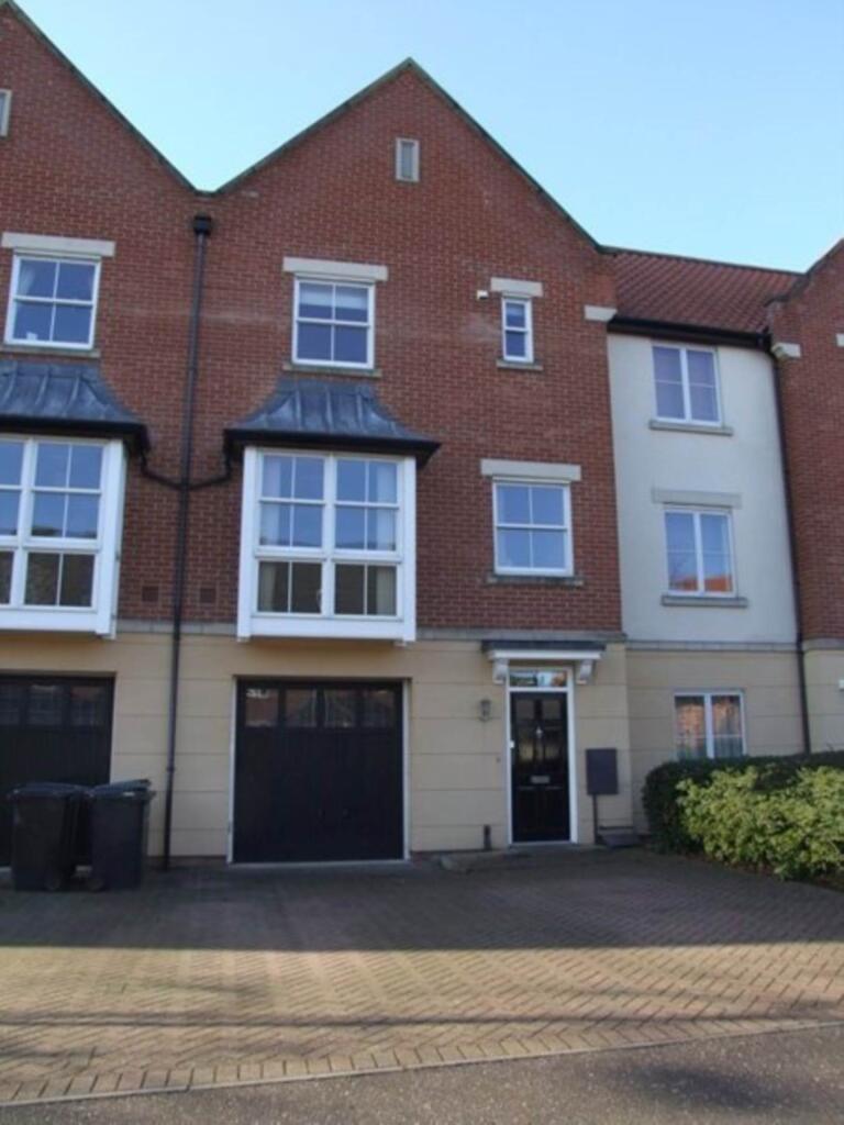 Main image of property: Trafalgar Square, Poringland