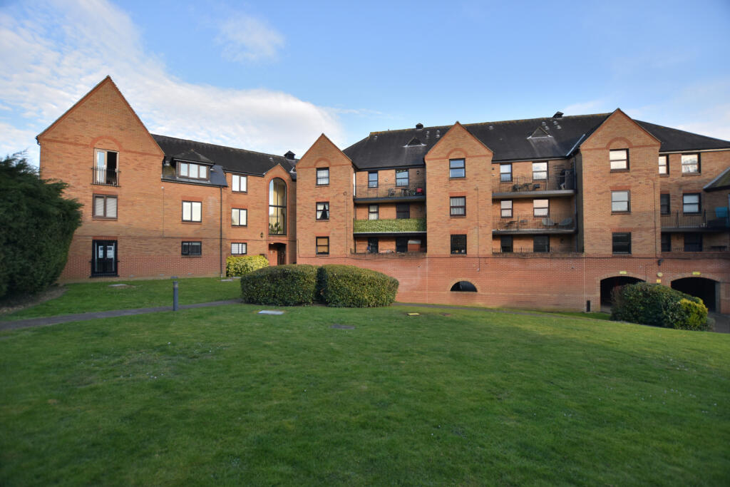 Main image of property: Chelmsford Road, Dunmow, Essex, CM6