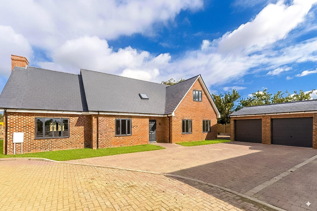 Main image of property: Sabre Close, Dunmow Road, Felsted, Essex, CM6