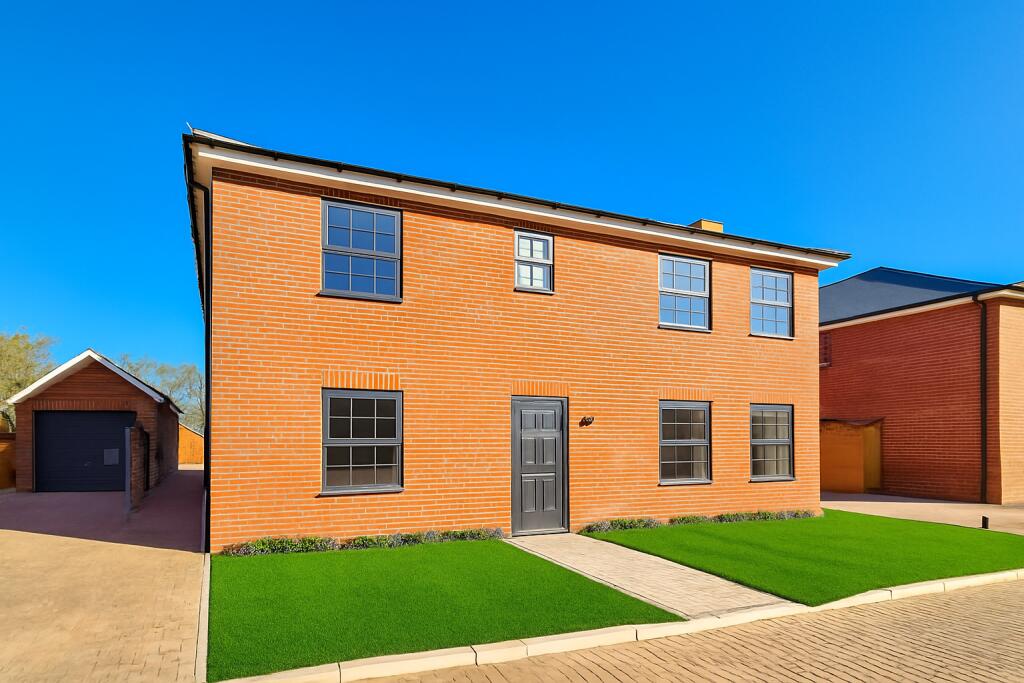 Main image of property: Sabre Close, Dunmow Road, Felsted, Essex, CM6