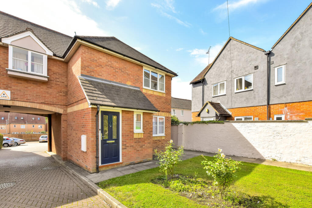 Main image of property: Rose Gardens, Rose Hill, Braintree, Essex, CM7