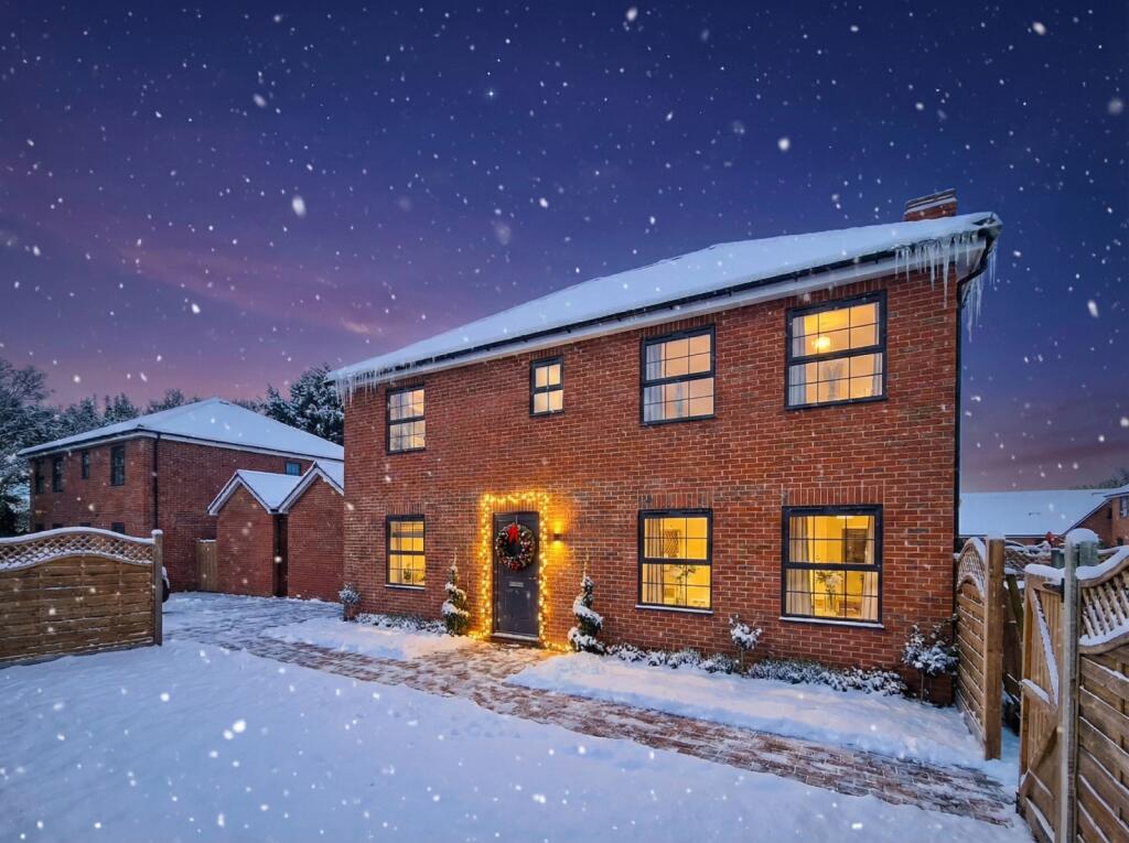 Main image of property: Sabre Close, Dunmow Road, Felsted, Essex, CM6