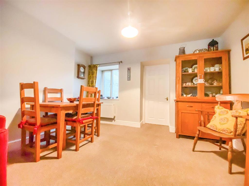 2 bedroom end of terrace house for sale in Market Street, Craven Arms, SY7