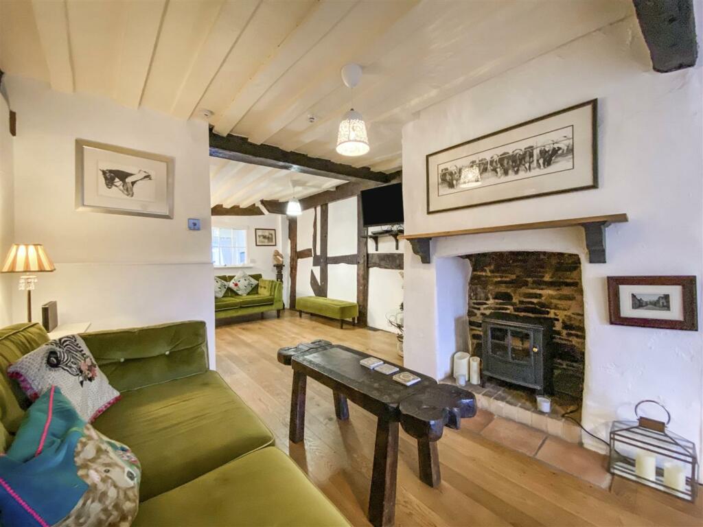 3 bedroom terraced house for sale in High Street, Castle, SY9