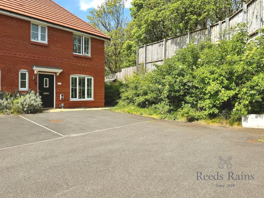 Main image of property: Loom Crescent, Bamber Bridge, Preston, Lancashire, PR5