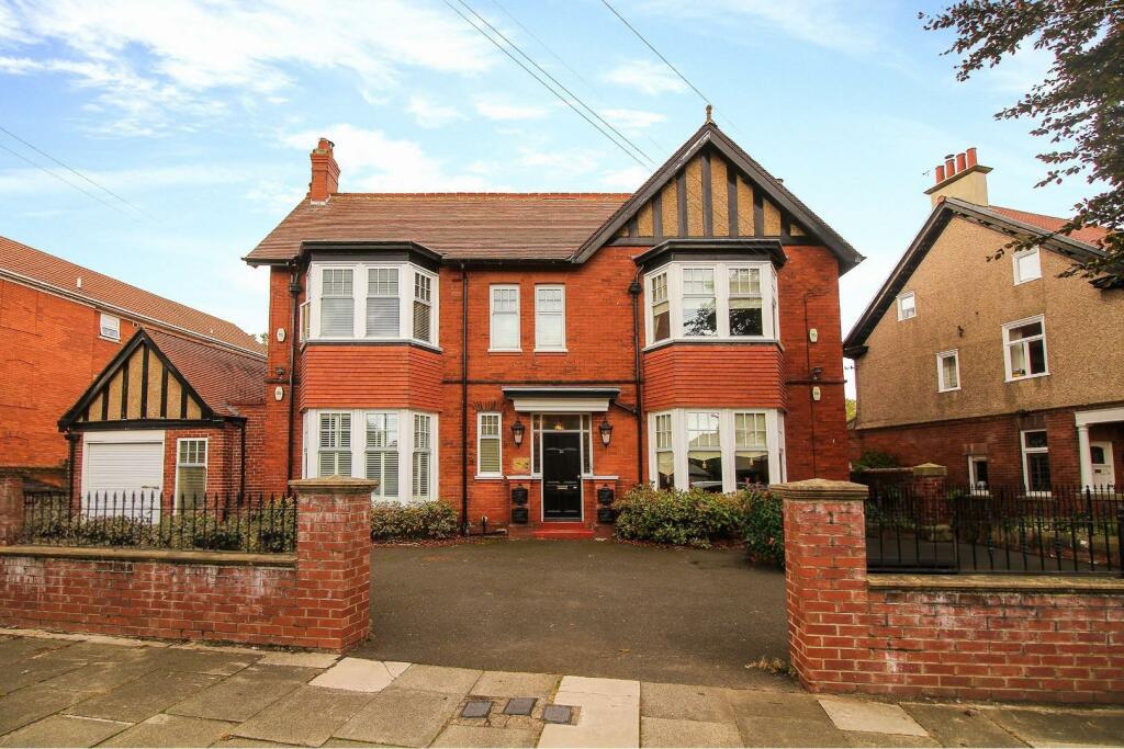 3 bedroom flat for sale in Churchill House, 31 Holywell Avenue, Whitley