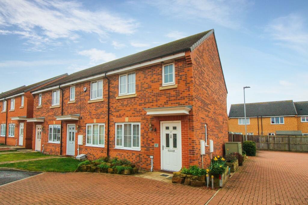 2 bedroom end of terrace house for sale in Jefferson Grove, Seaton