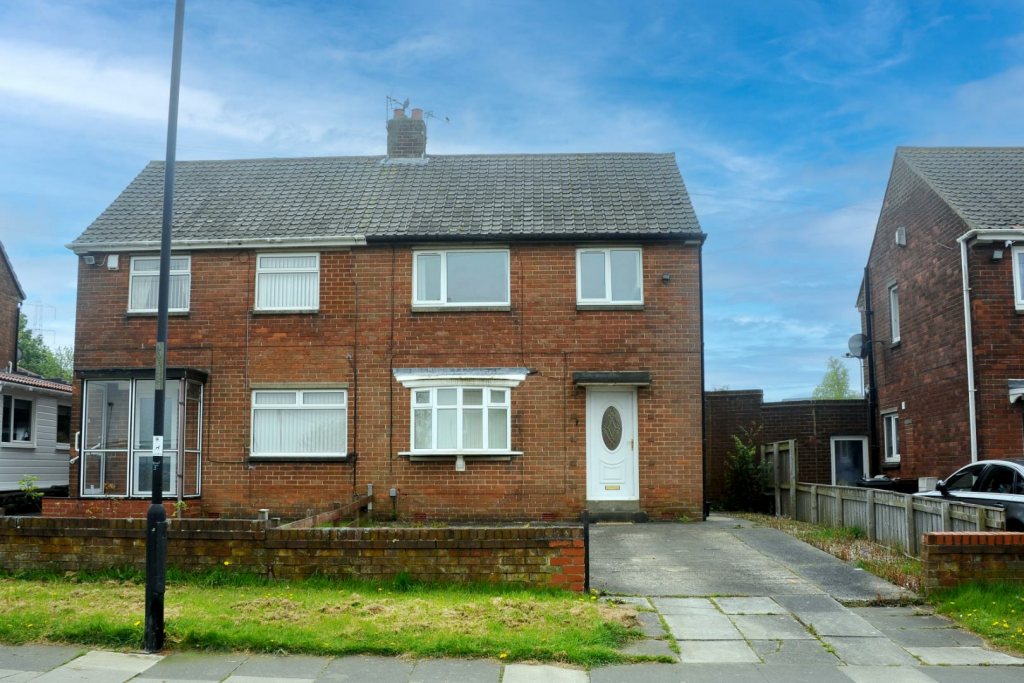 3 bedroom semidetached house for sale in Brenkley Avenue, Shiremoor