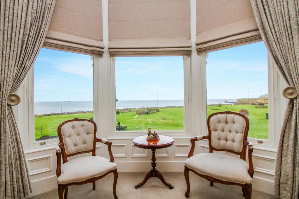 2 bedroom flat for sale in Percy Gardens, Tynemouth, NE30