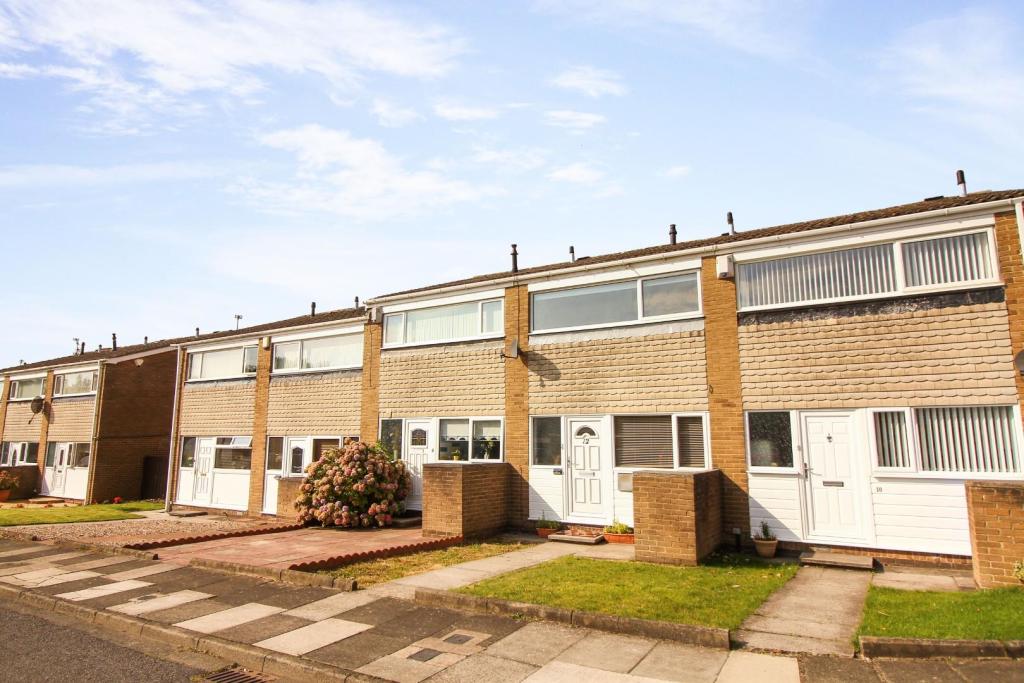 2 bedroom terraced house for sale in Whitelaw Place, Cramlington, NE23
