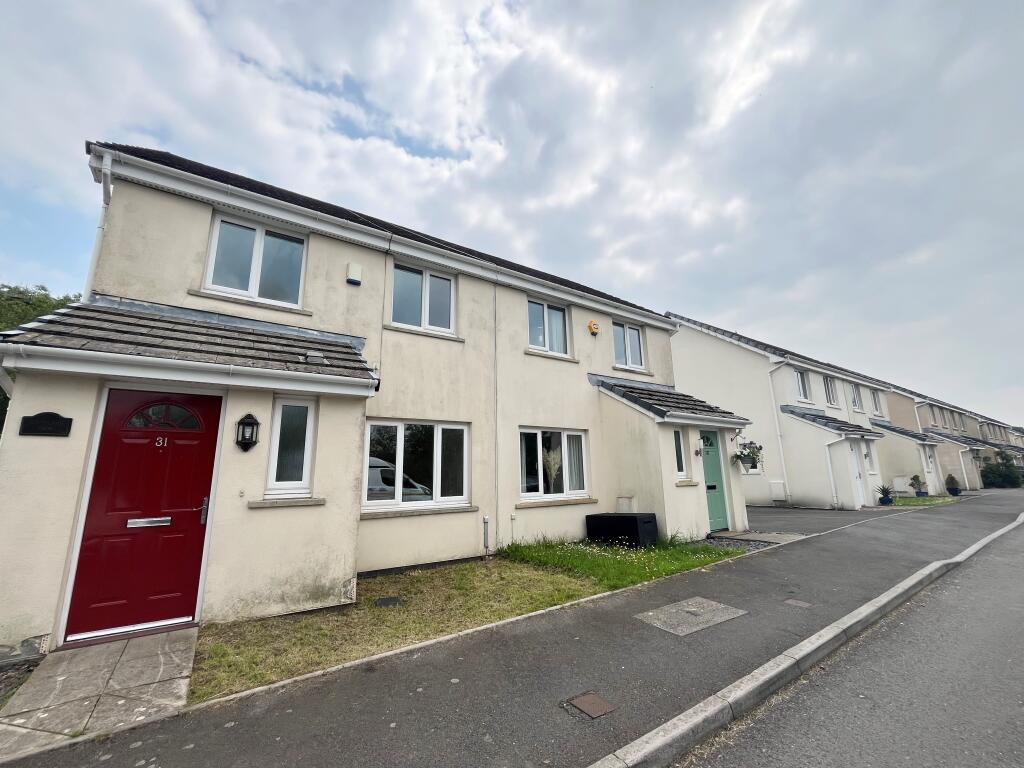 Main image of property: Heol Llwynffynon, Bridgend