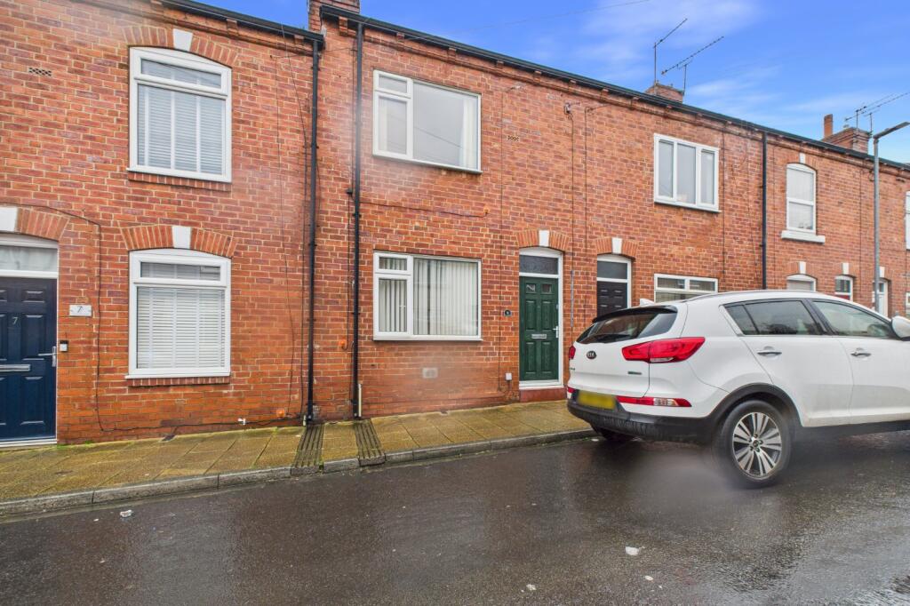 Main image of property: Smawthorne Grove, Castleford, West Yorkshire, WF10