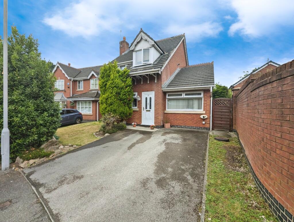 Main image of property: Bronington Close, Manchester, Greater Manchester, M22