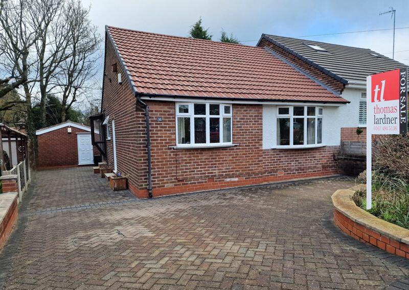 2 bedroom semidetached bungalow for sale in Cambridge Drive, Woodley, SK6