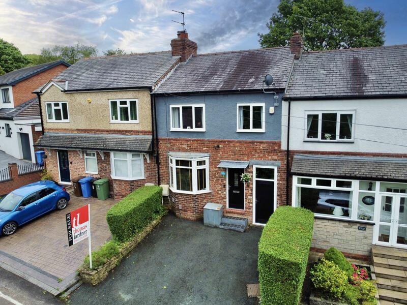 3 bedroom terraced house for sale in Quarry Road, Romiley, SK6