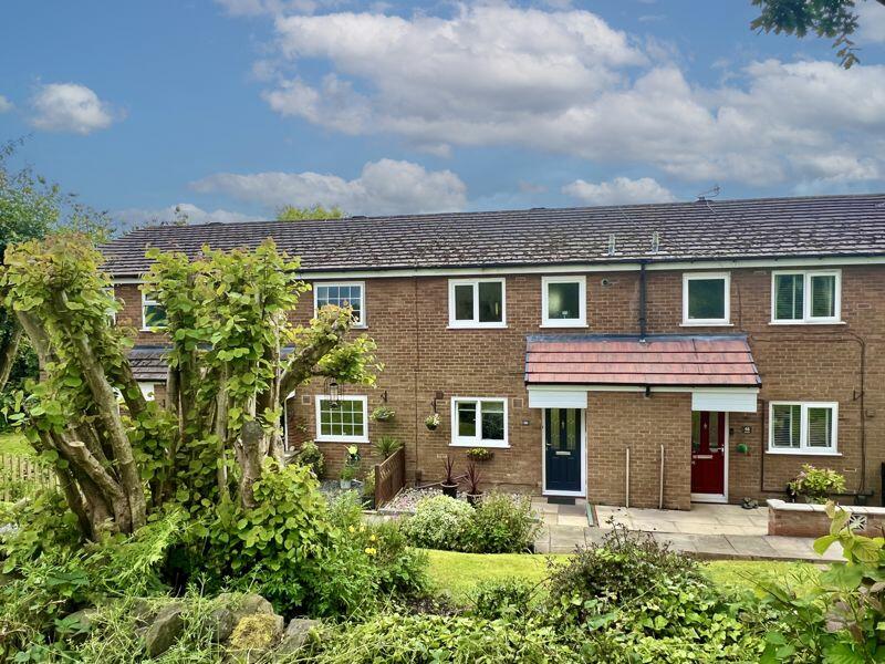3 bedroom terraced house for sale in Sunfield, Romiley, SK6