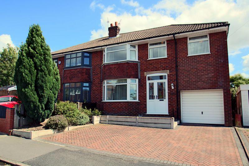 4 bedroom semidetached house for sale in Clough Meadow, Woodley, SK6