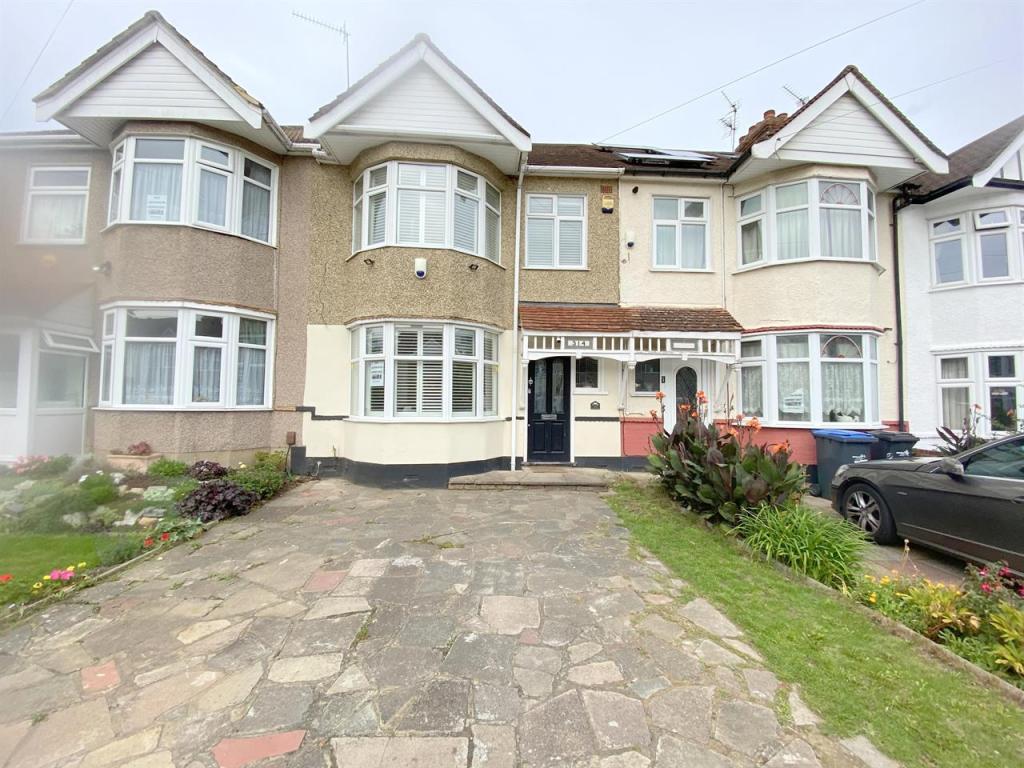 4 bedroom house for sale in Ladysmith Road, Enfield, EN1