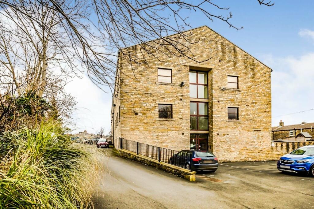 Main image of property: New Hey Road, Marsh, Huddersfield, West Yorkshire, HD3