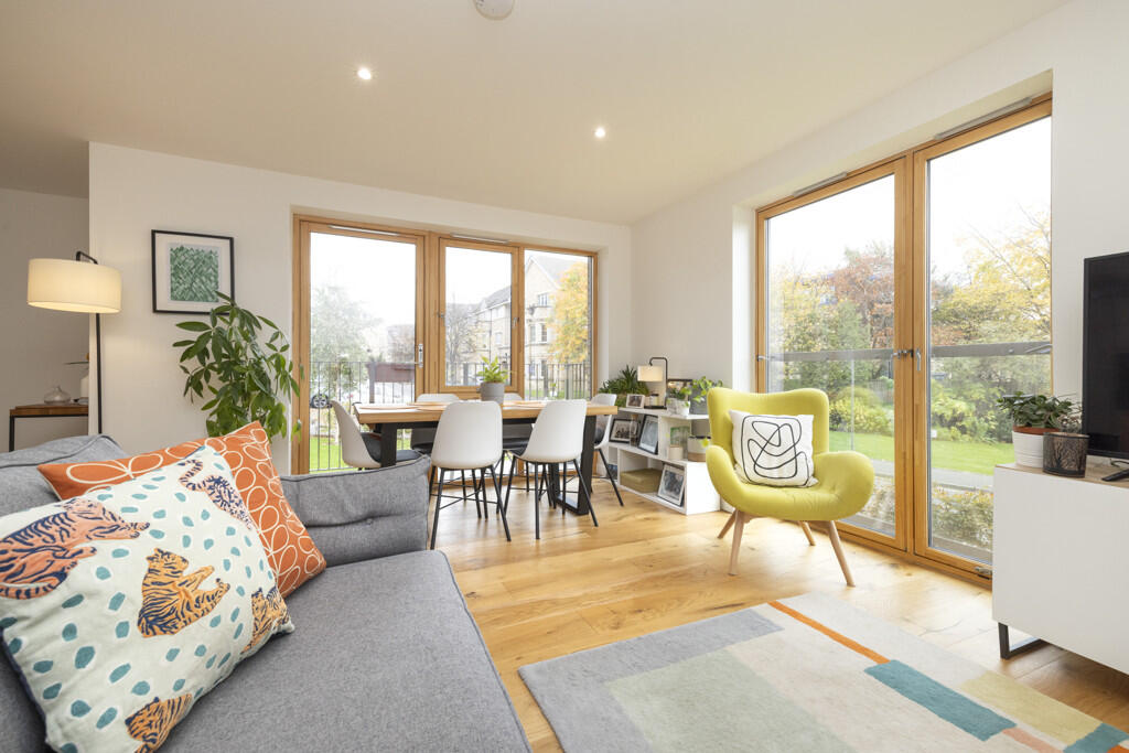 Main image of property: 16 (Flat 2) Hughes Close, Canonmills, Edinburgh, EH7 4FY