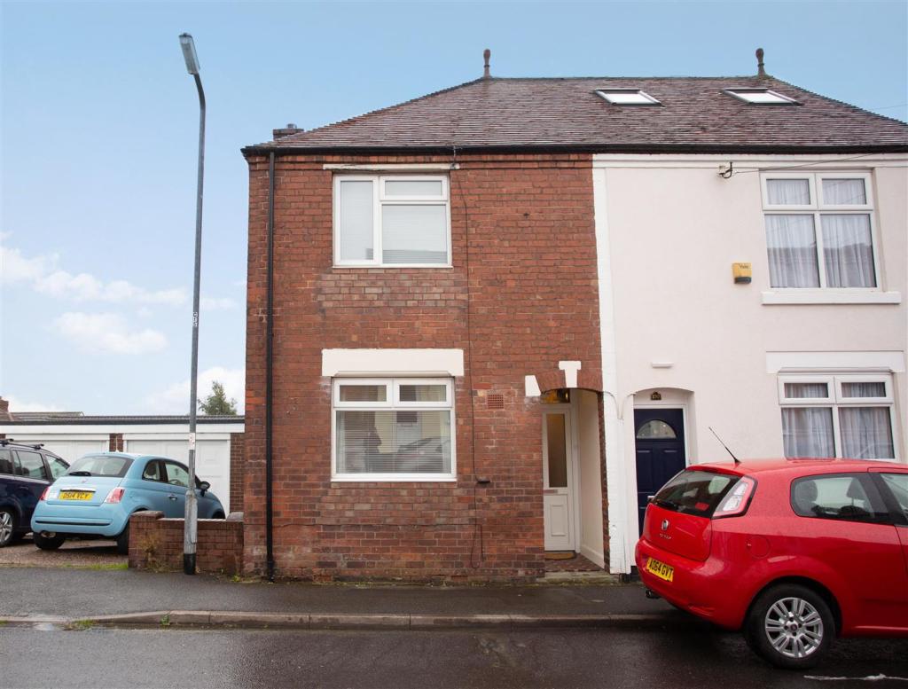 2 bedroom semidetached house for sale in High Mount Street, Hednesford