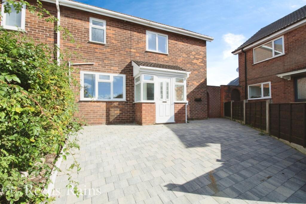 Main image of property: Leadbeaters Close, Macclesfield, Cheshire, SK11