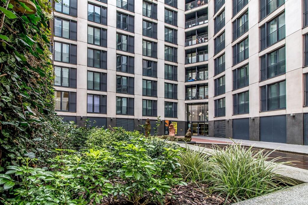 Main image of property: Piccadilly Place, Manchester, M1