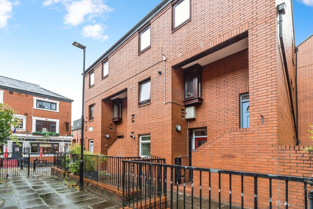 Main image of property: Martlesham Walk, Manchester, Greater Manchester, M4