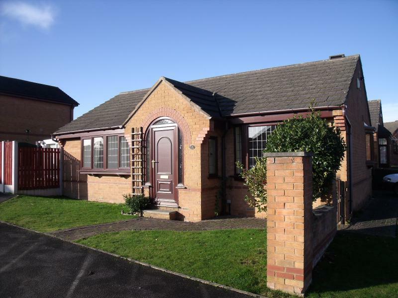 3 bedroom bungalow for rent in Glen Mount, Morley, Leeds, LS27