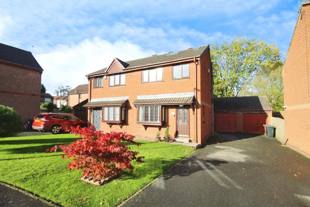 Main image of property: Topcliffe Grove, Morley, Leeds, West Yorkshire, LS27