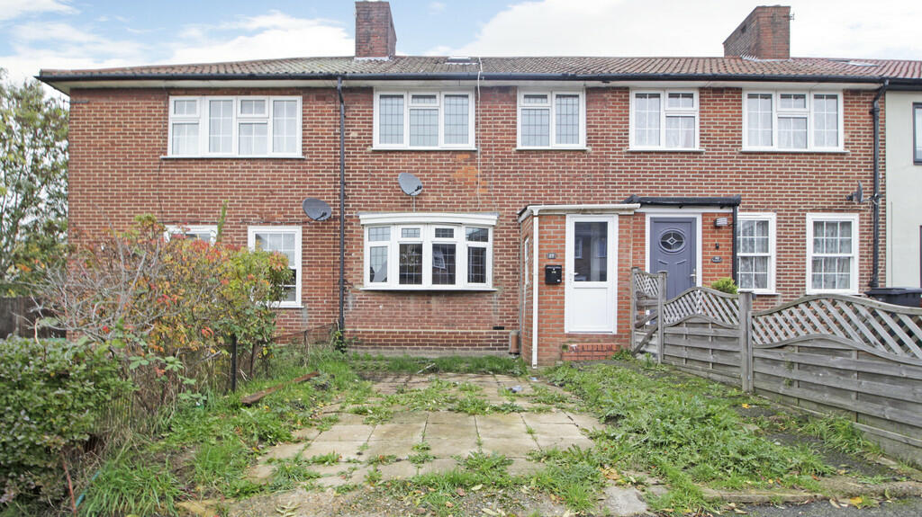 3 bedroom terraced house for sale in Framlingham Crescent, Mottingham, SE9