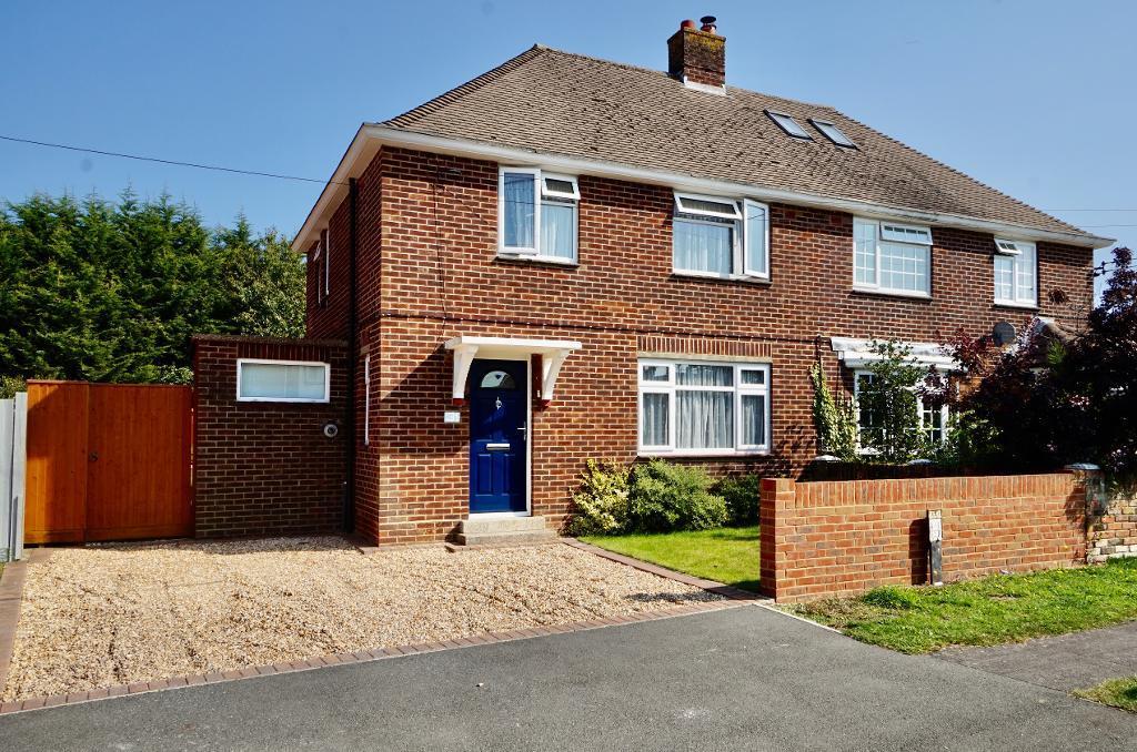 3 bedroom semidetached house for sale in Wykeham Road, Netley Abbey