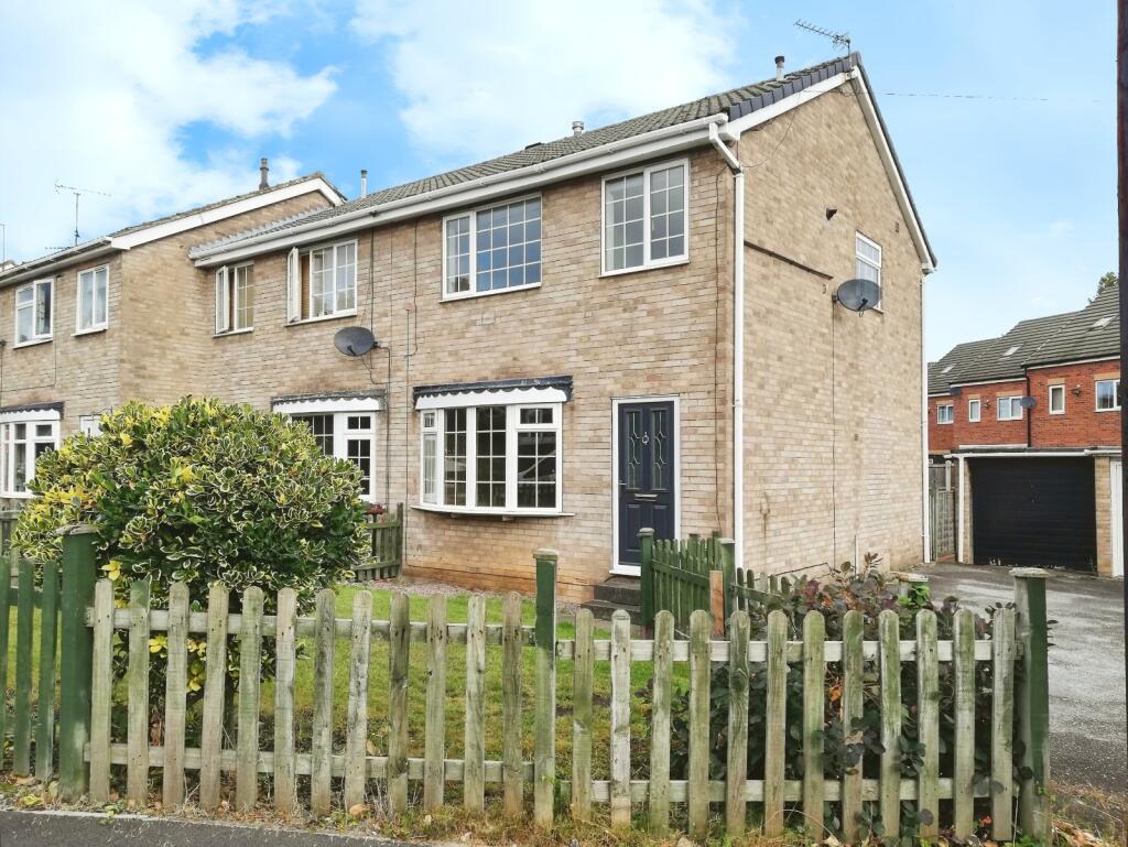 Main image of property: Knoll Close, Ossett, West Yorkshire, WF5