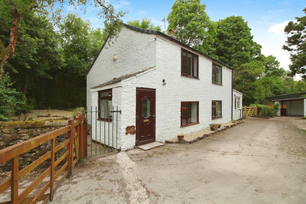 3 bedroom detached house for rent in Gathurst Road, Shevington, Wigan, WN6