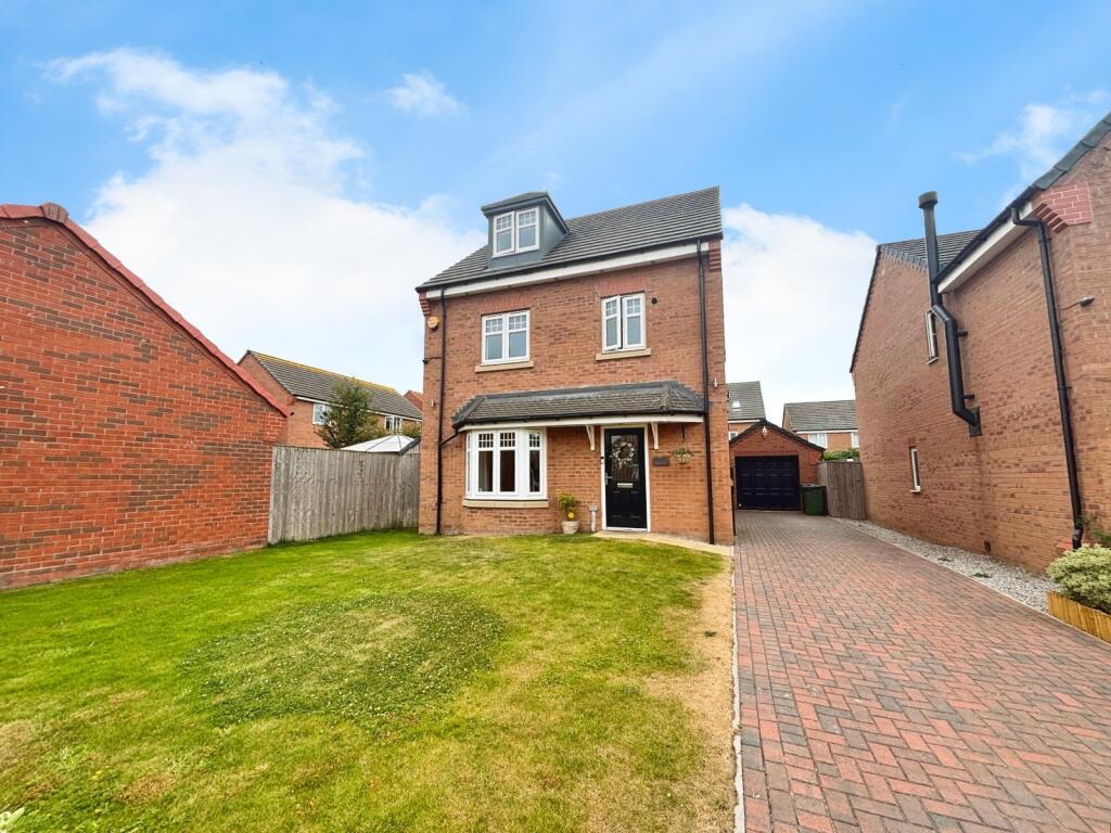 Main image of property: Warren Close, Pontefract, West Yorkshire, WF8
