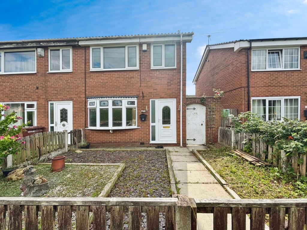 Main image of property: Chequerfield Avenue, Pontefract, West Yorkshire, WF8